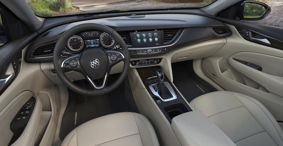 Торпедо Buick Regal Sportback 2017 года  (NA) (фото 5 из 42)